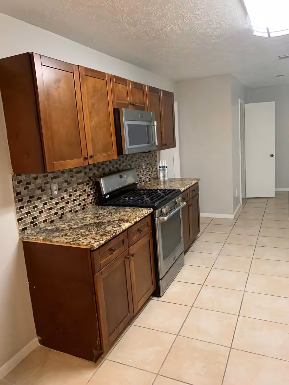 Photo 4 of 10502 MIST LANE, Houston, TX