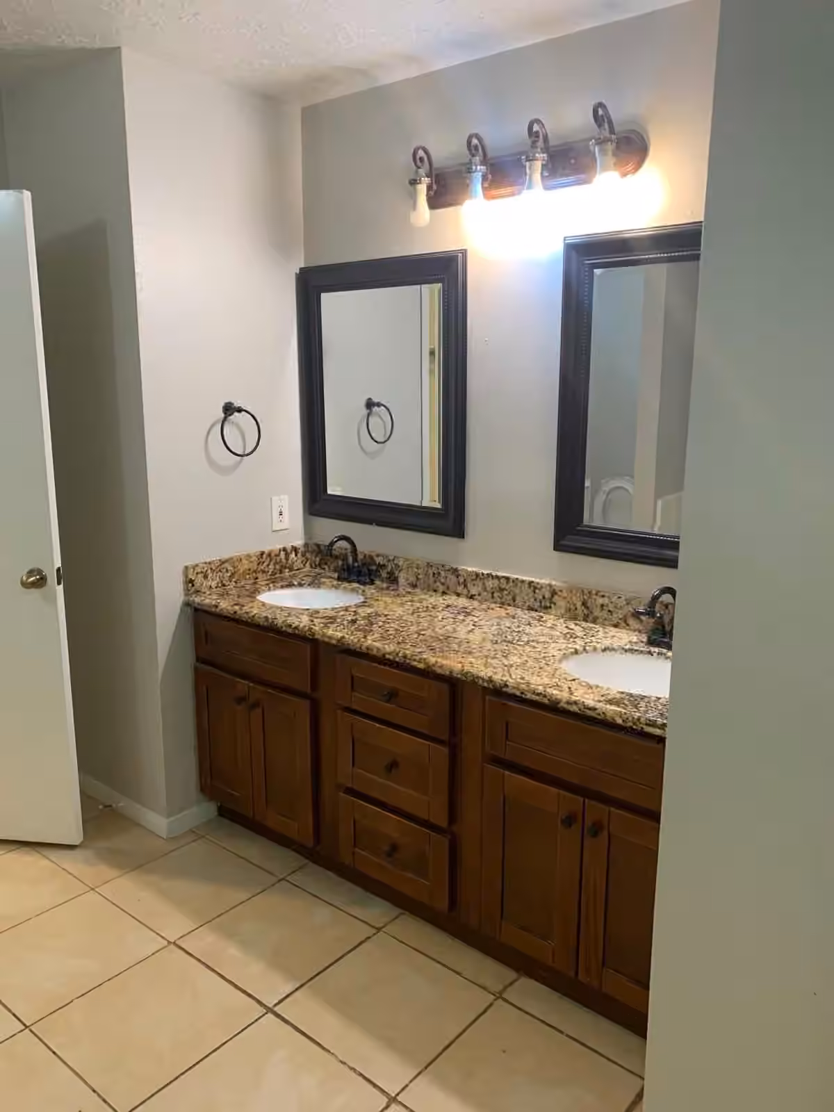 Photo 7 of 10502 MIST LANE, Houston, TX