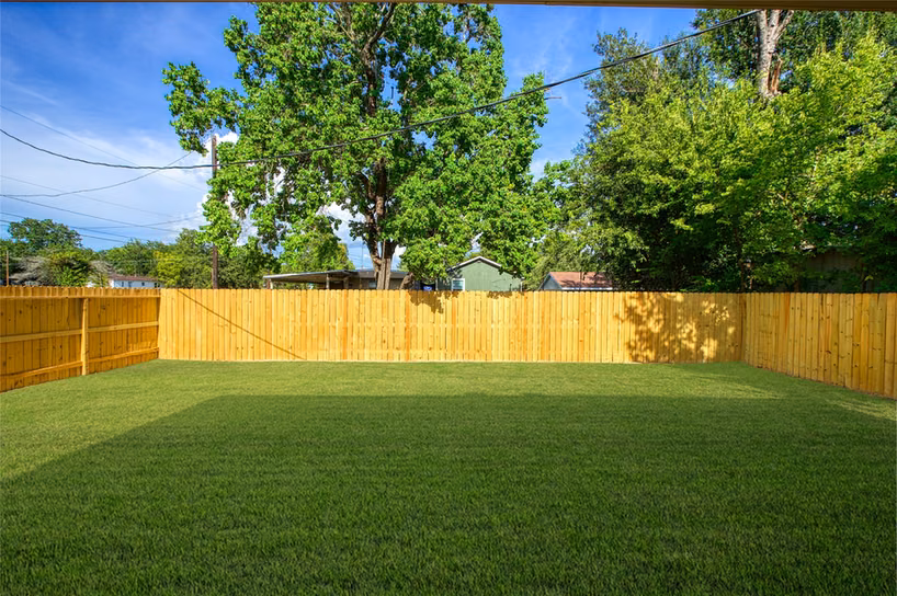Photo 5 of 706 Ashville Street, Navasota, TX