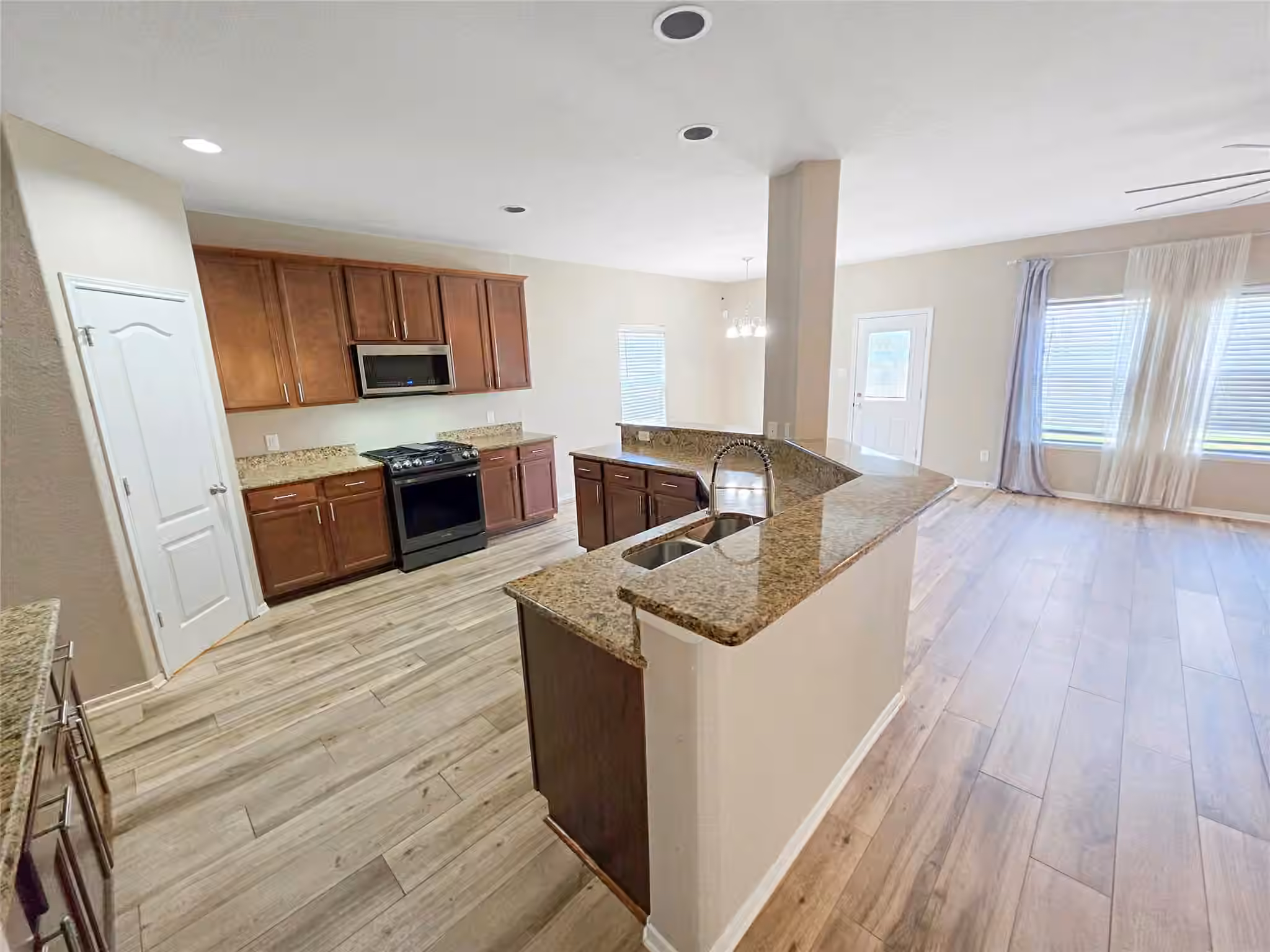 Photo 6 of 2835 Mustang Hill Lane, Katy, TX