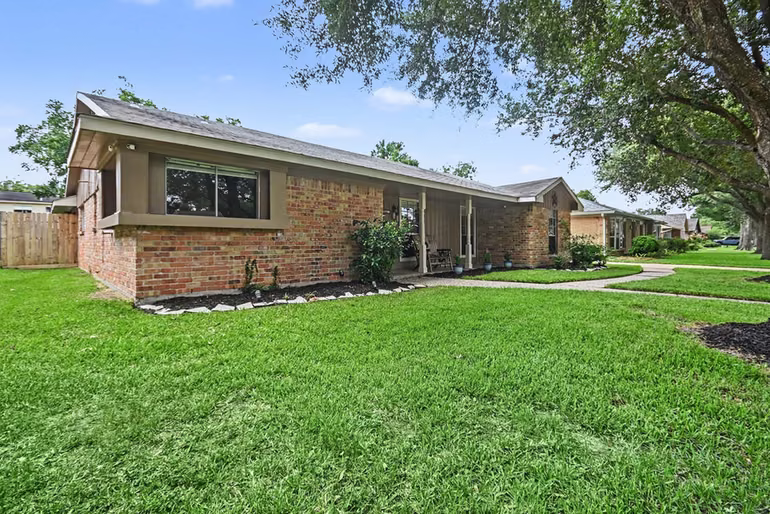 Photo 3 of 722 Seaway Drive, Seabrook, TX
