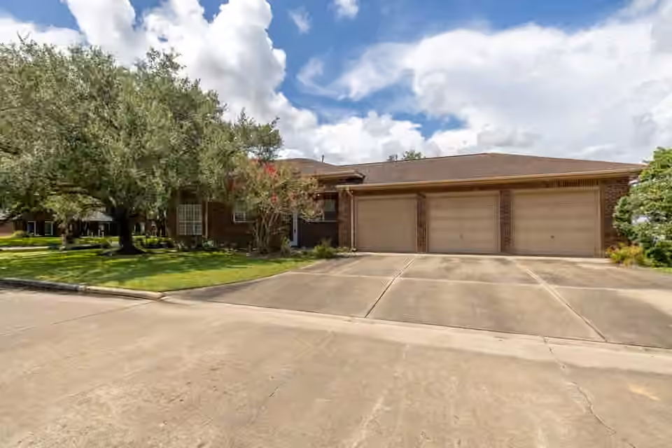 Photo 3 of 7 Stoney Brook Lane, Bay City, TX