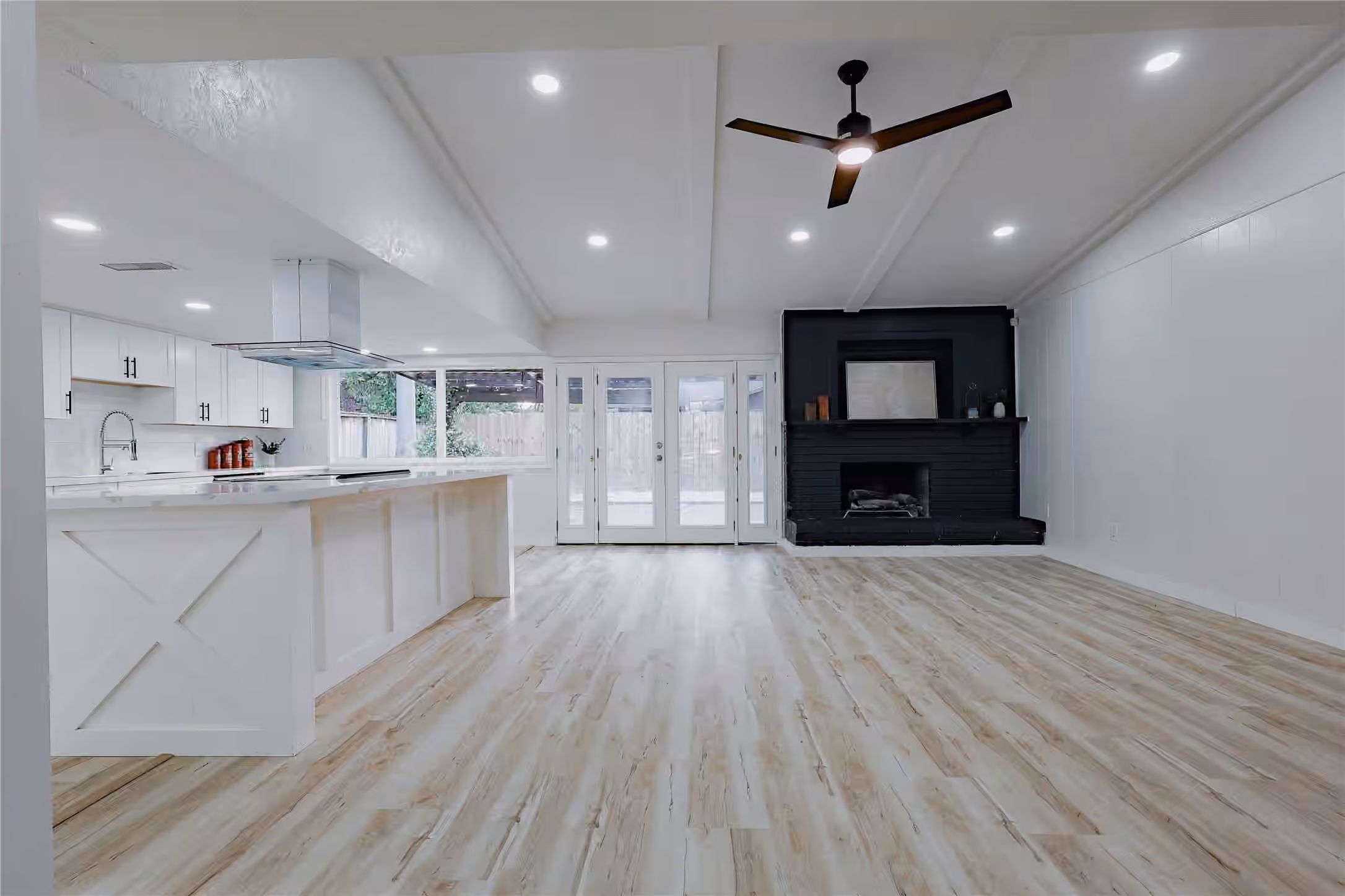 Photo 3 of 7310 Corta Calle Drive, Houston, TX