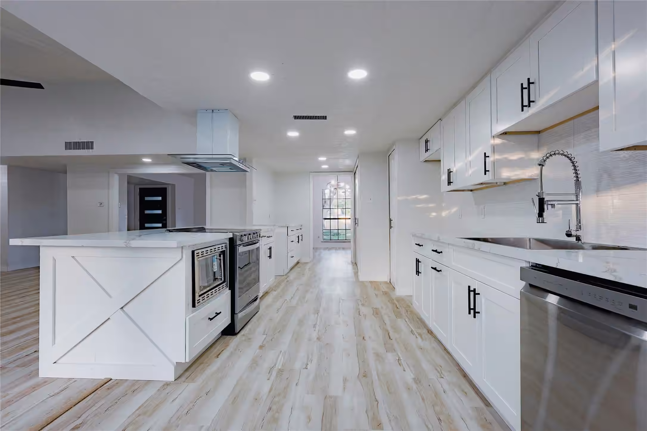Photo 5 of 7310 Corta Calle Drive, Houston, TX