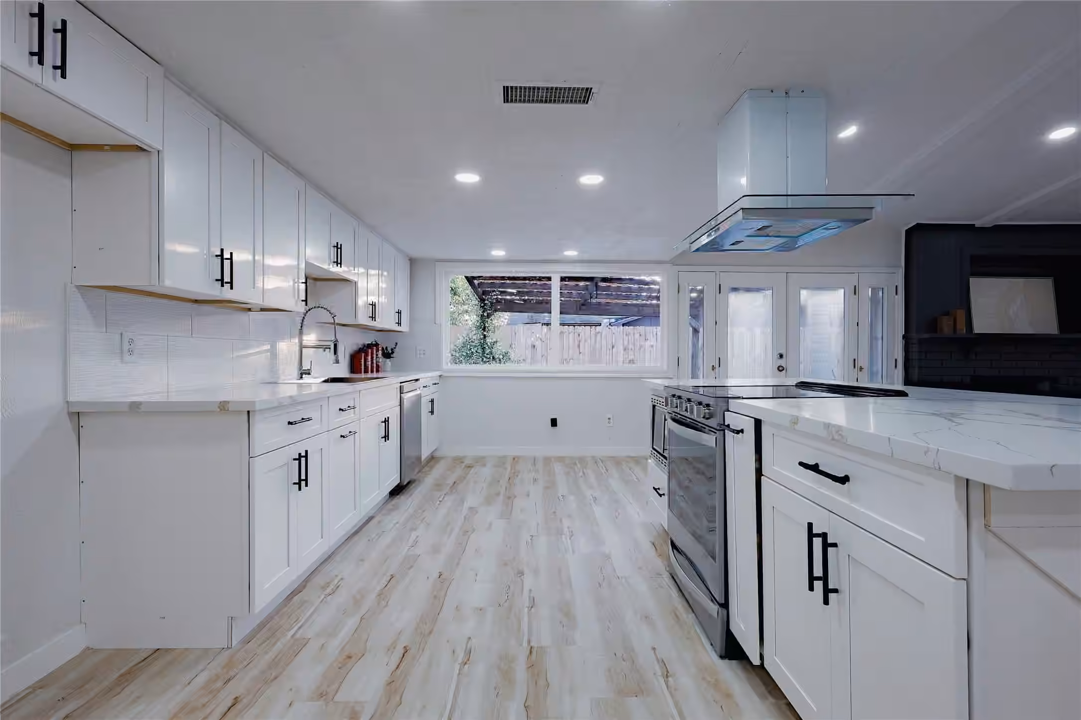 Photo 6 of 7310 Corta Calle Drive, Houston, TX