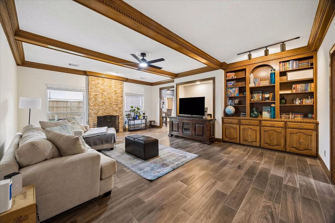 Photo 3 of 3811 Trappers Forest Drive, Houston, TX
