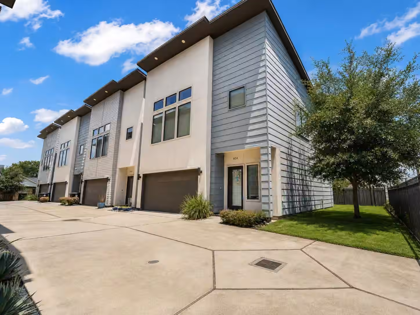 Photo 2 of 404 Drennan Street, Houston, TX