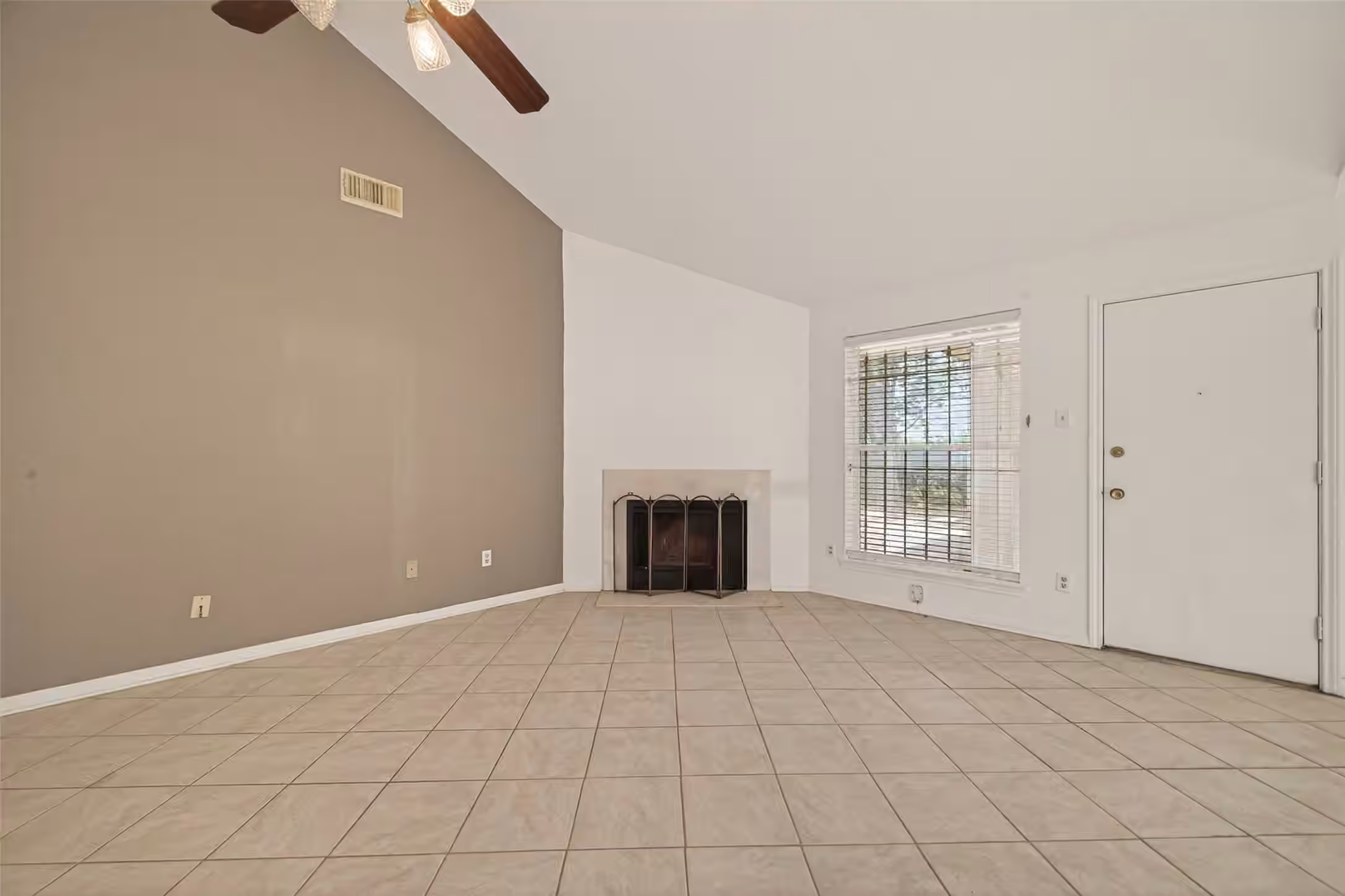 Photo 7 of 7803 Yellow Pine Drive, Houston, TX