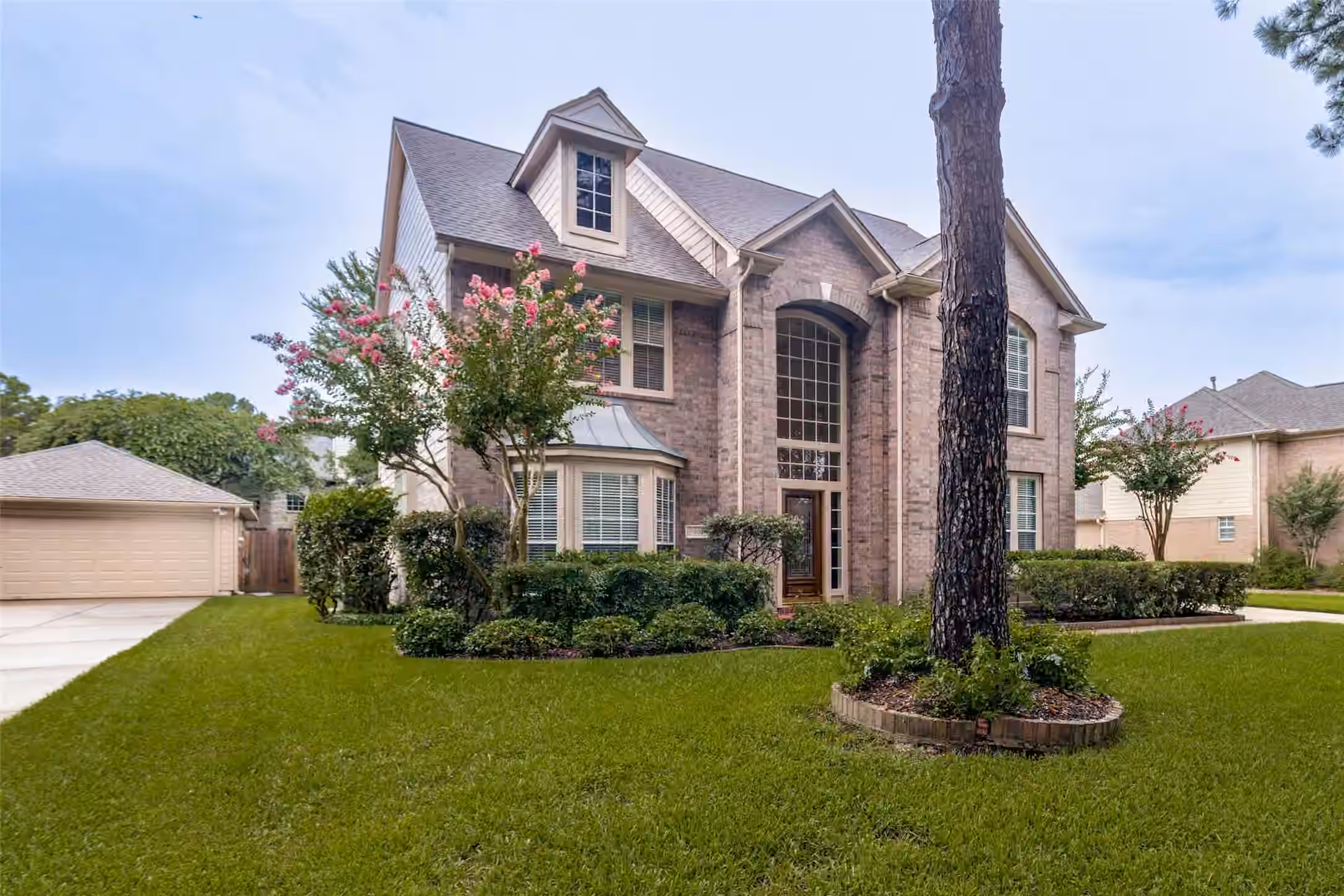 Photo 3 of 9407 Walnut Brook Court, Houston, TX
