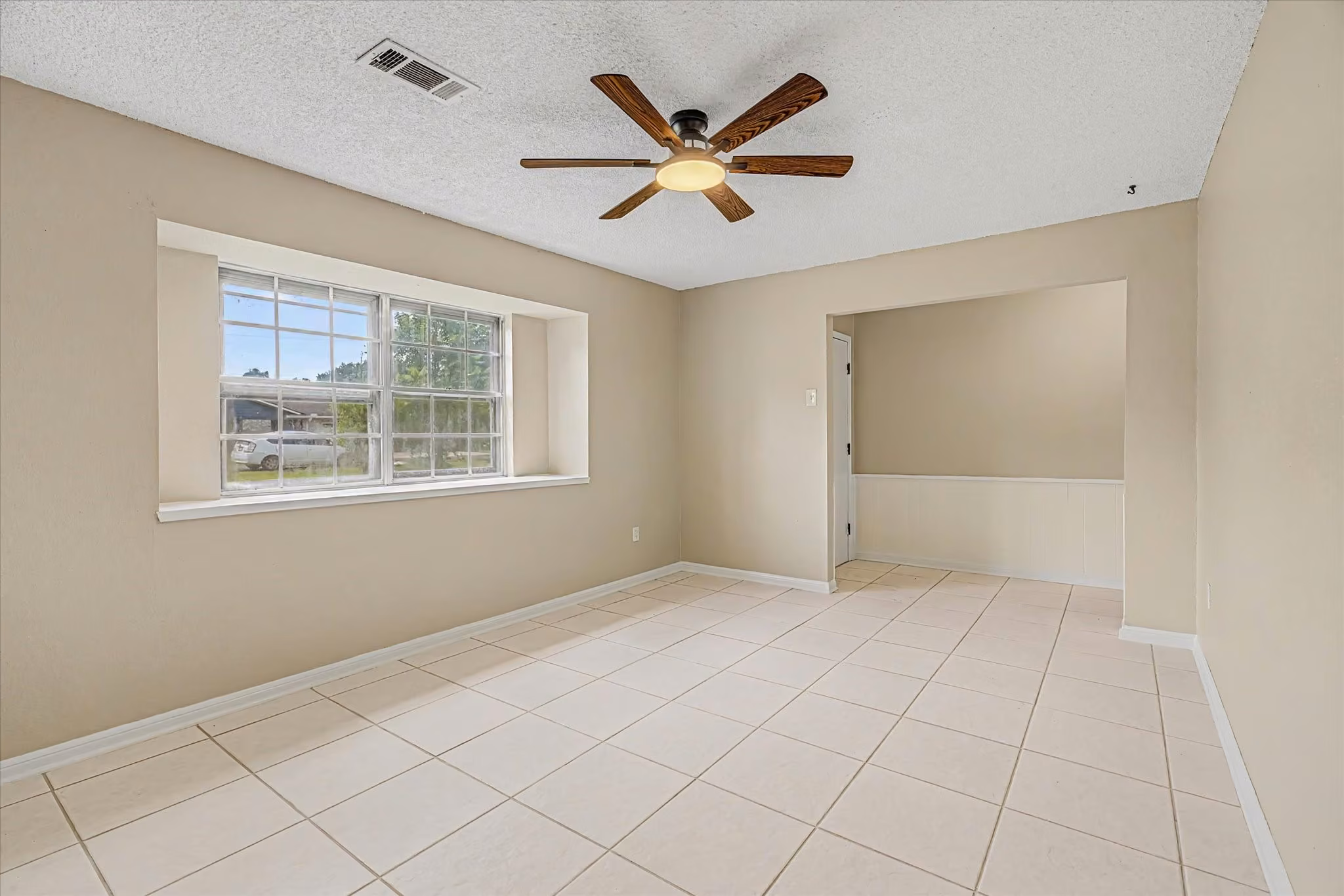 Photo 7 of 110 Mockingbird Lane, Clute, TX