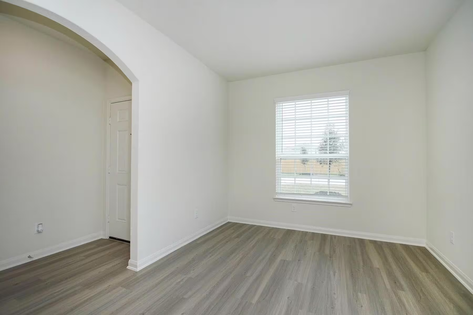 Photo 2 of 22422 Kennons Way, Hockley, TX
