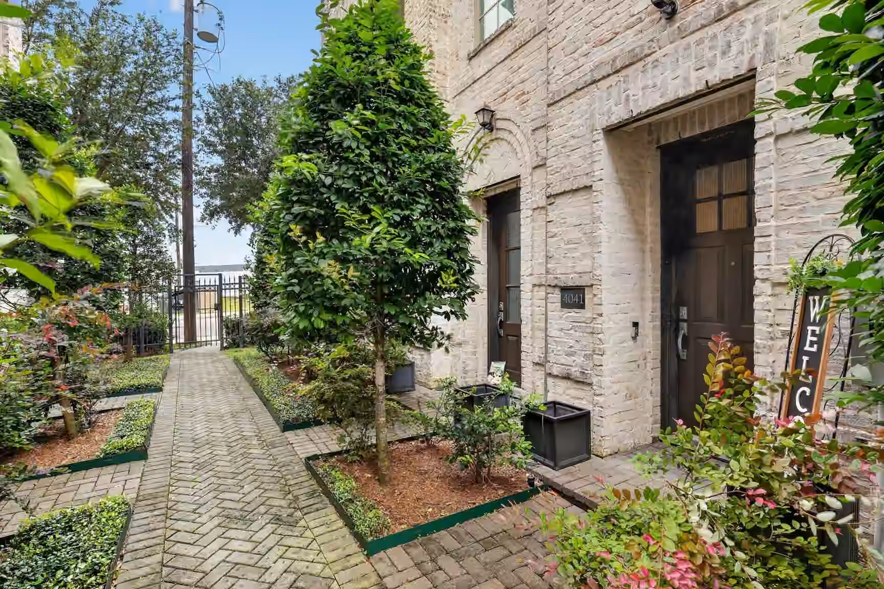 Photo of 4041 Leeland Street, Houston, TX