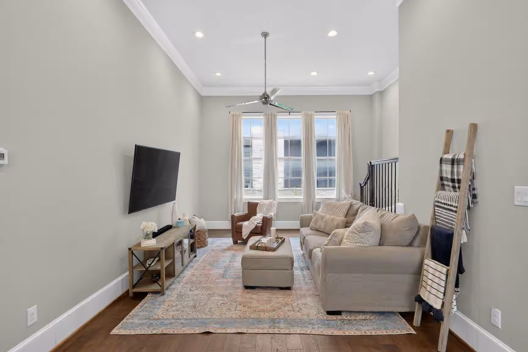 Photo 4 of 4041 Leeland Street, Houston, TX