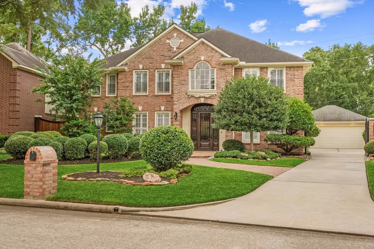 Photo 3 of 19309 Dianeshire Drive, Spring, TX