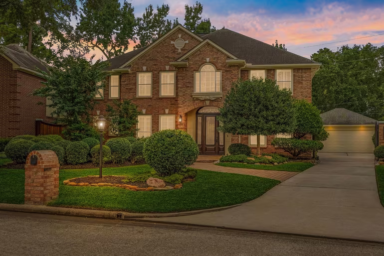 Photo 4 of 19309 Dianeshire Drive, Spring, TX