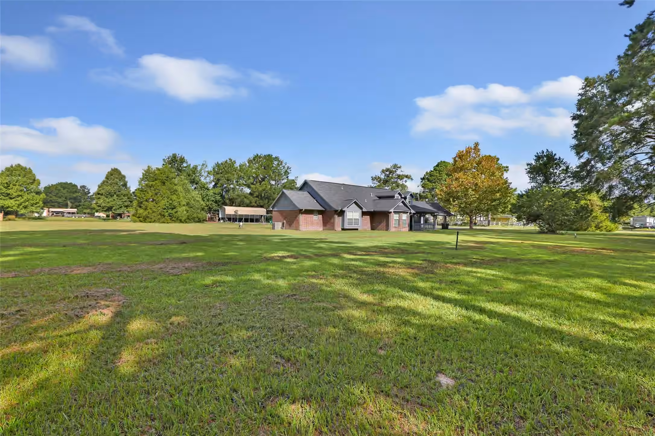 Photo 3 of 1415 County Road 2291, Cleveland, TX
