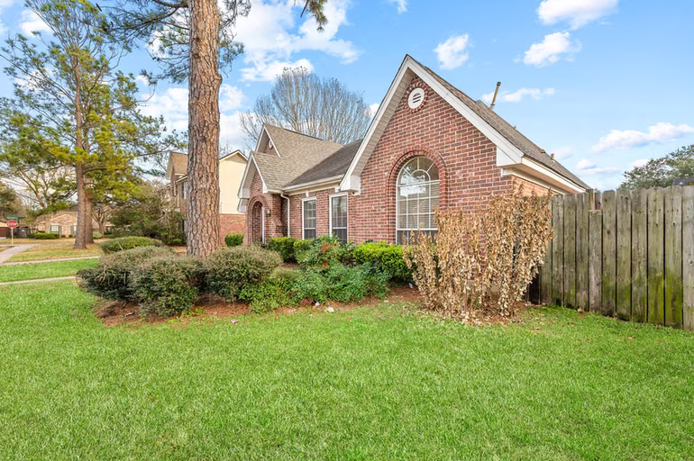Photo 2 of 15007 Rock Knoll Drive, Houston, TX