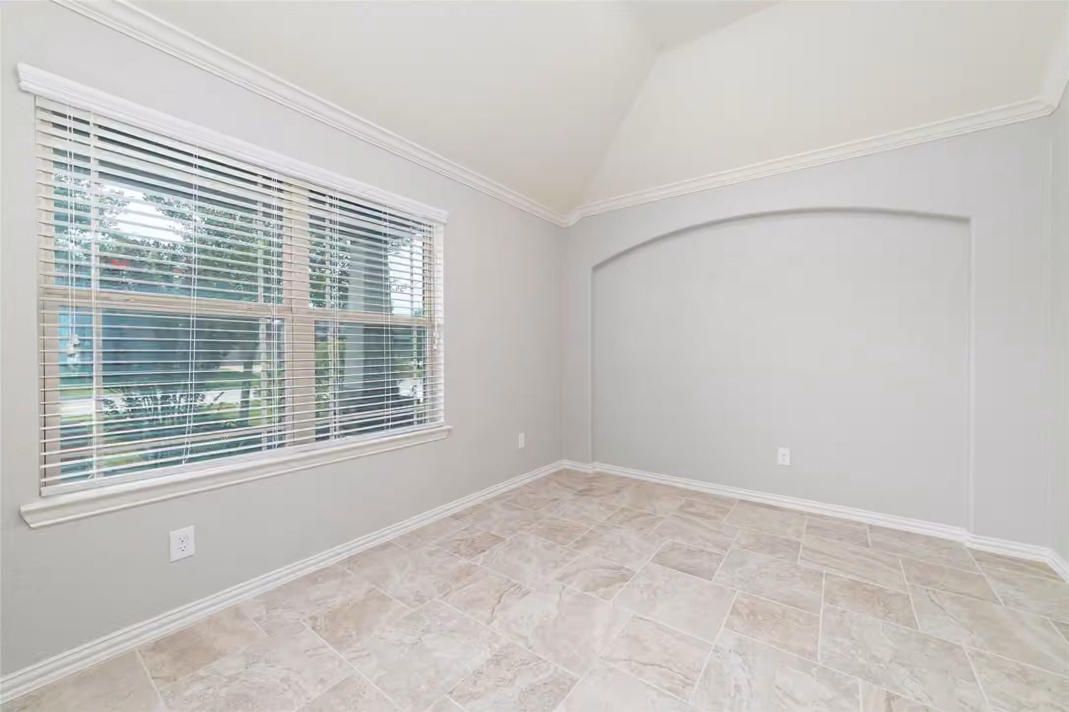 Photo 6 of 3825 Enchanted Timbers Lane, Spring, TX