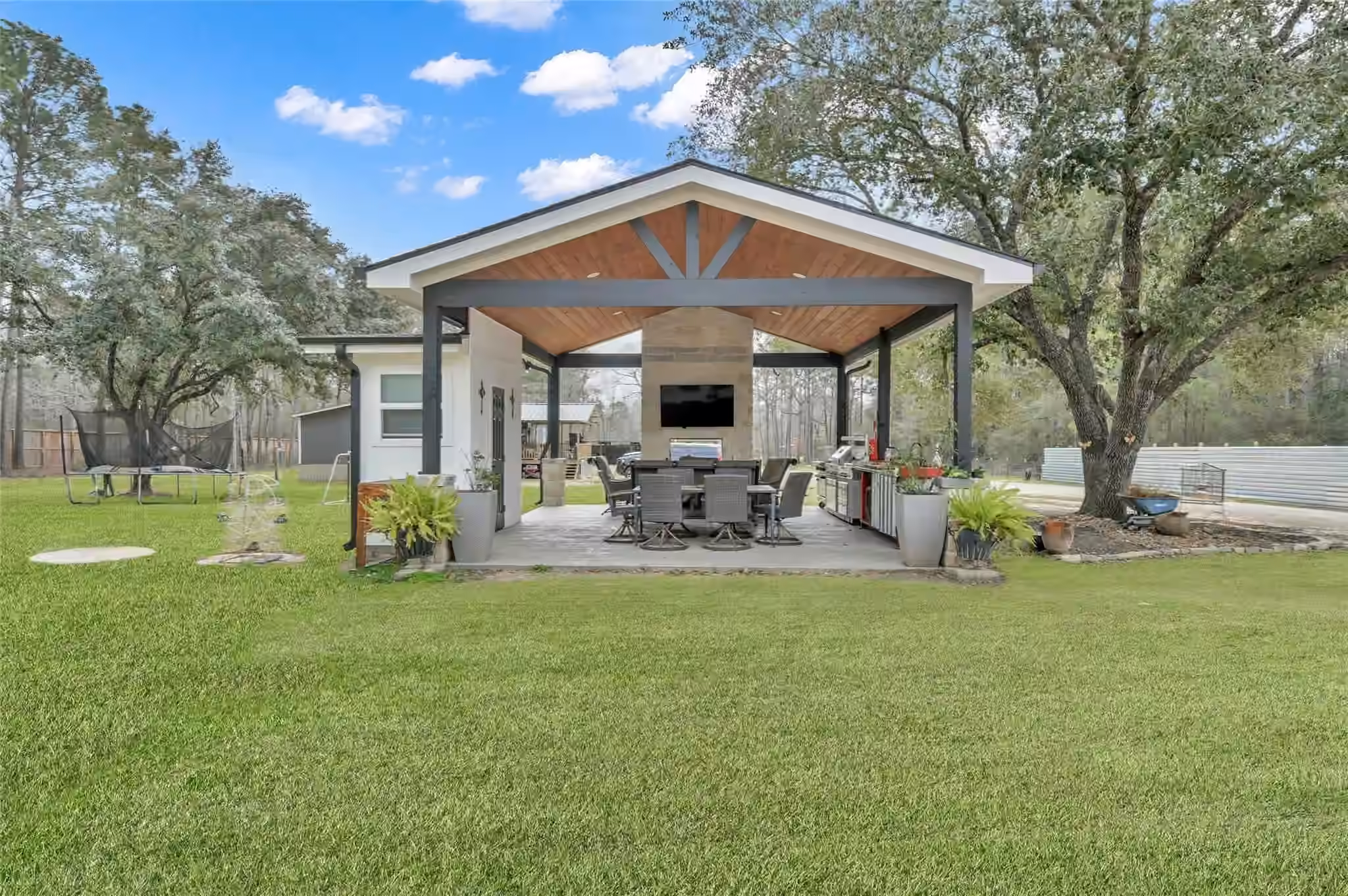 Photo 4 of 10677 Fm 2432 Road, Conroe, TX