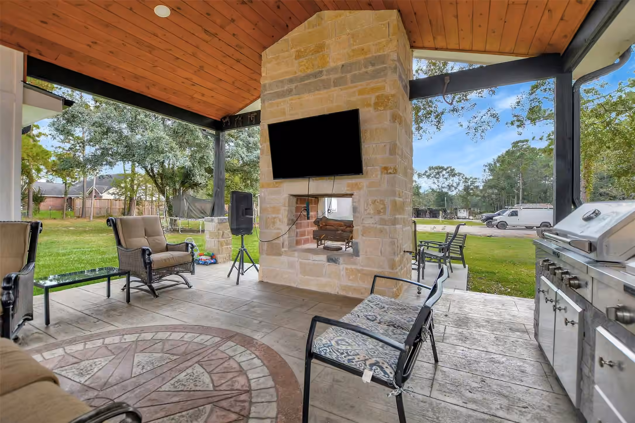 Photo 6 of 10677 Fm 2432 Road, Conroe, TX
