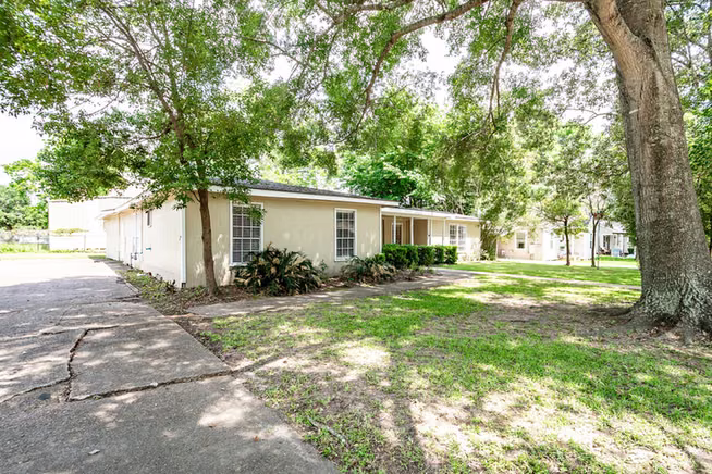 Photo 2 of 412 Kentucky Street, Liberty, TX