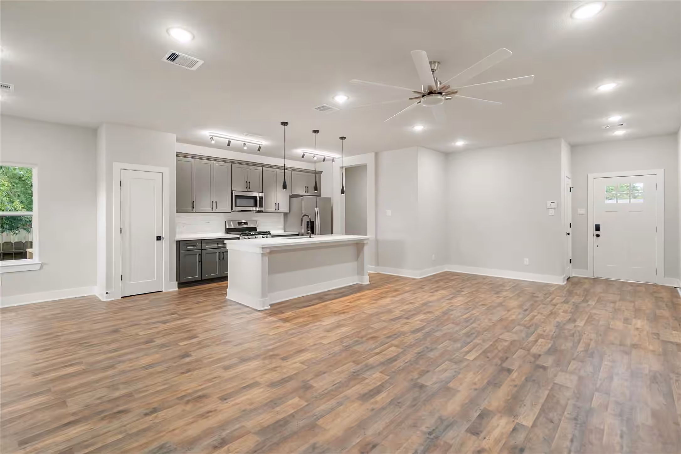 Photo 2 of 10301 Ashville Drive, Houston, TX