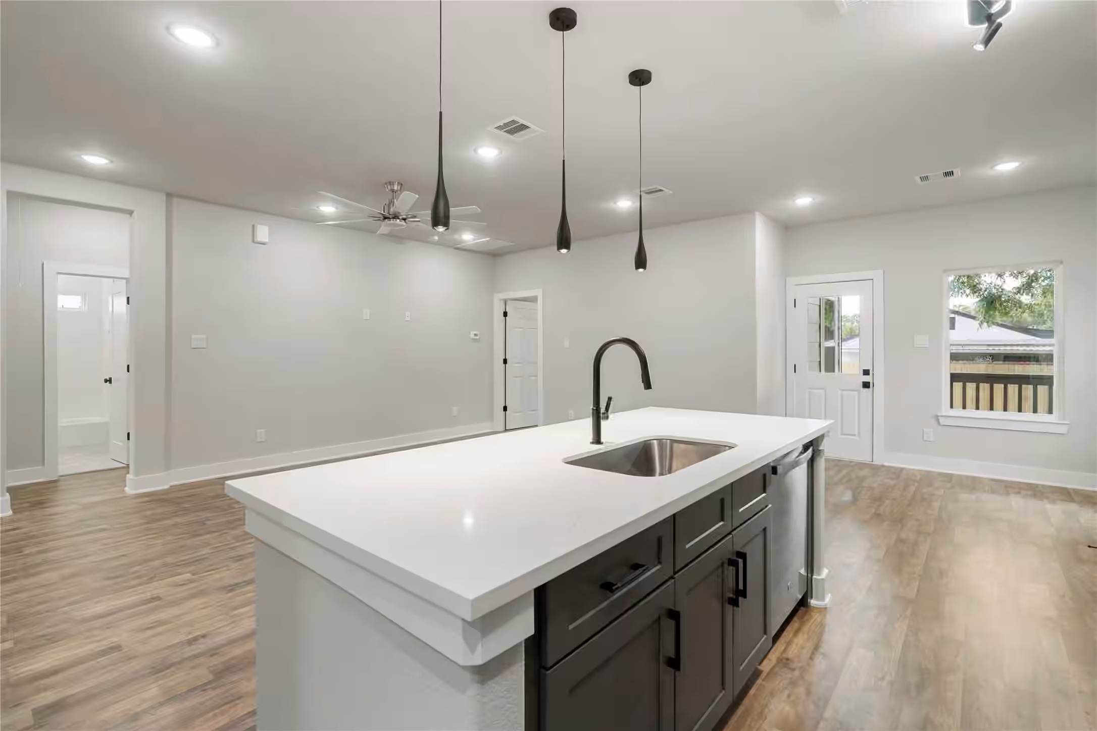 Photo 3 of 10301 Ashville Drive, Houston, TX