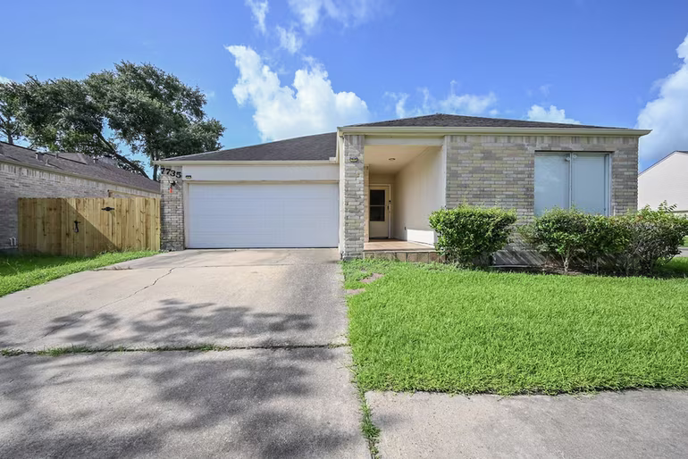 Photo 2 of 7735 Quail Meadow Drive, Houston, TX