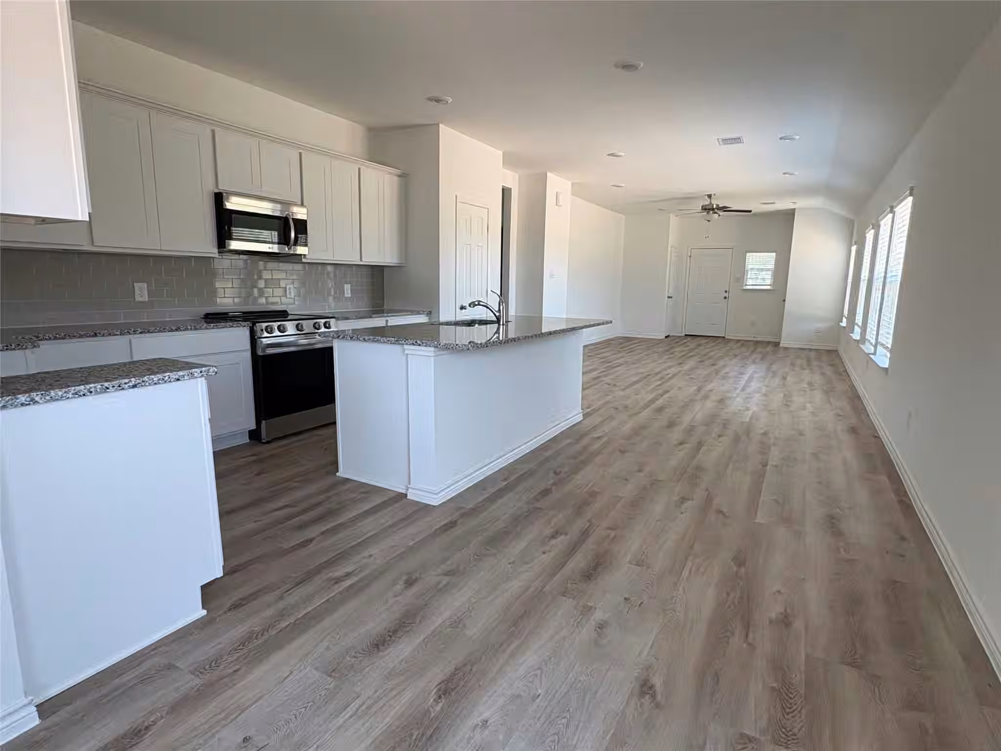 Photo 3 of 10691 Crockett Meadows Boulevard, Conroe, TX