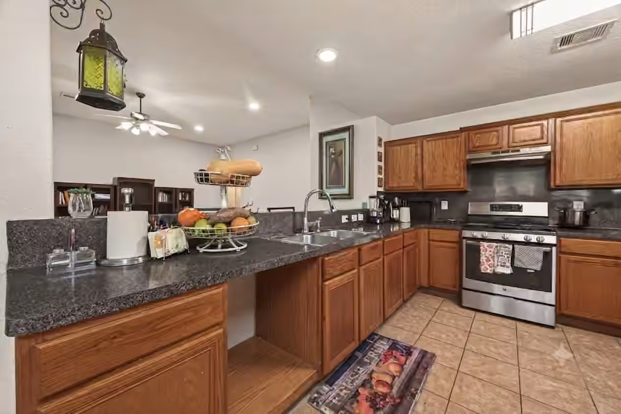 Photo 5 of 11916 Palmsprings Drive, Houston, TX