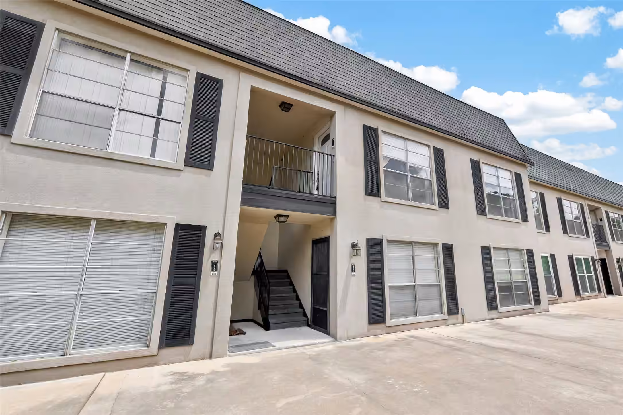 Photo 2 of 1800 Stoney Brook Drive 30, Houston, TX