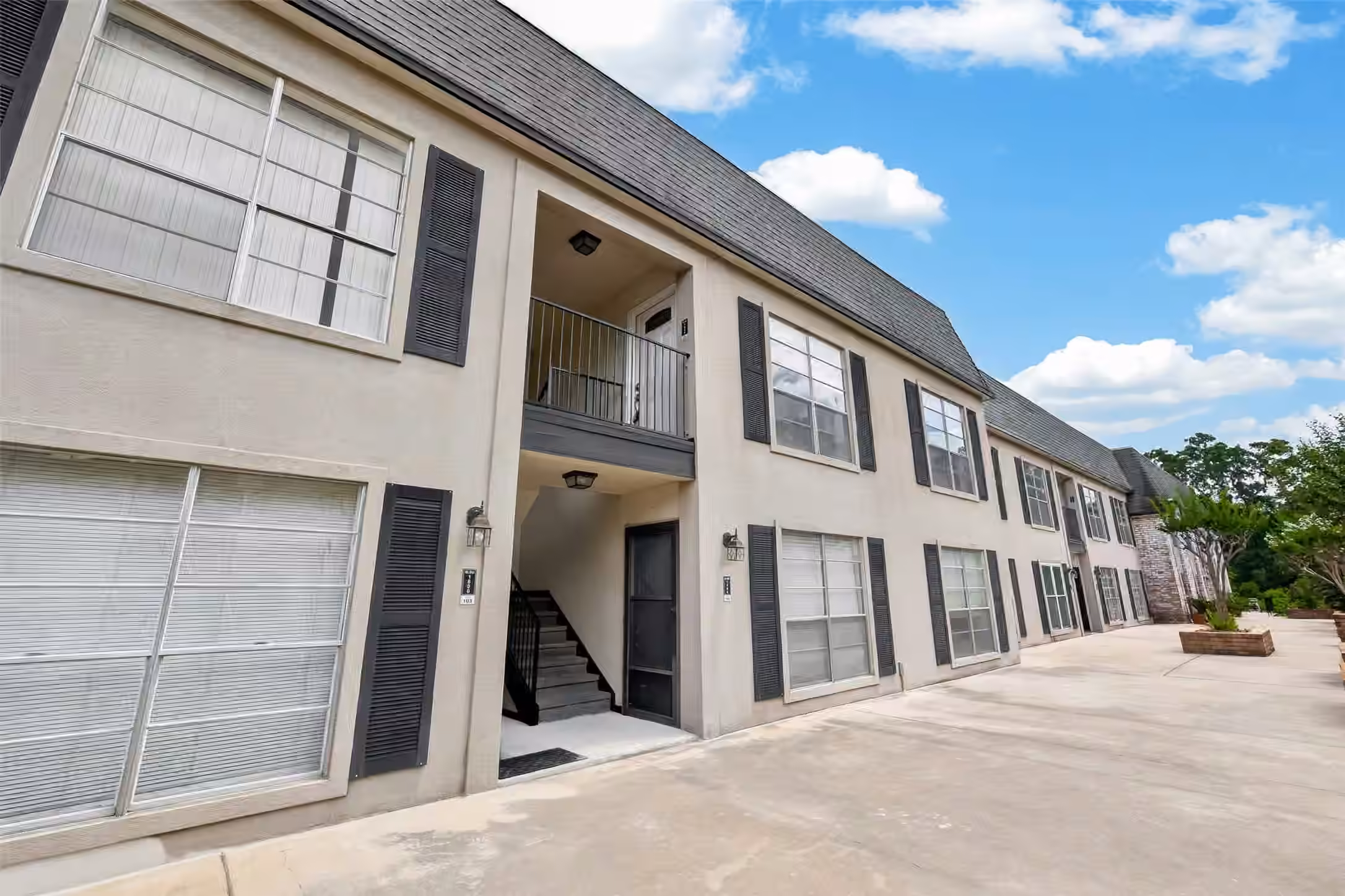 Photo 3 of 1800 Stoney Brook Drive 30, Houston, TX