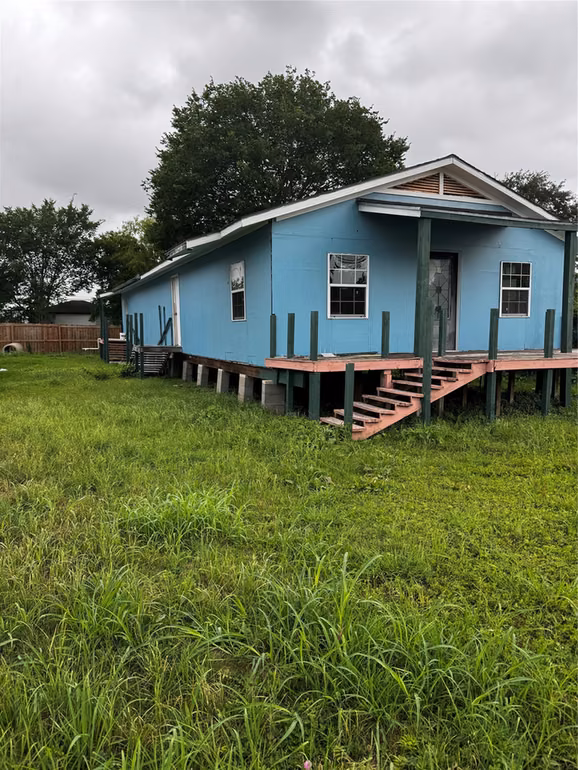 Photo 5 of 522 Grand Avenue, Bacliff, TX