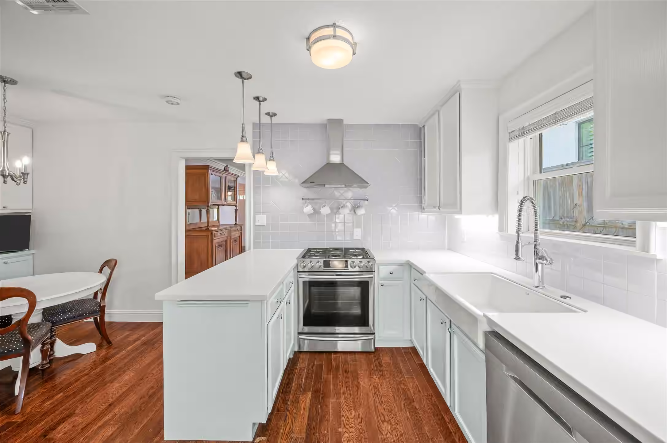 Photo 5 of 4002 Drummond Street, Houston, TX