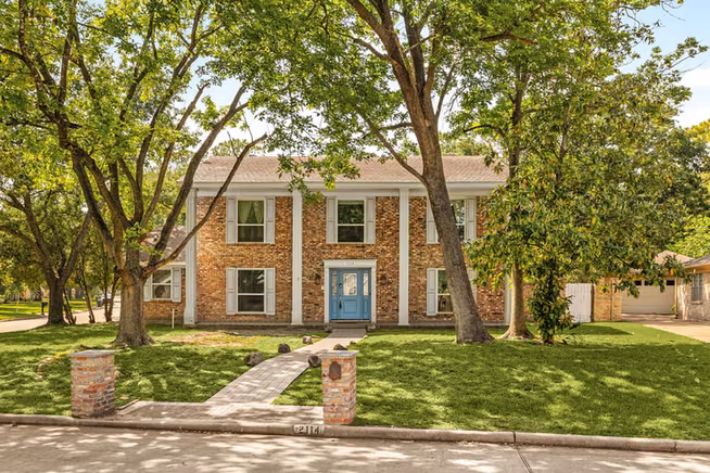 Photo of 2114 Briargreen Drive, Houston, TX