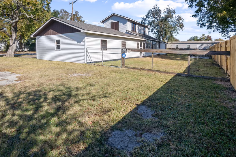 Photo 7 of 1977 E 7th Street, High Island, TX