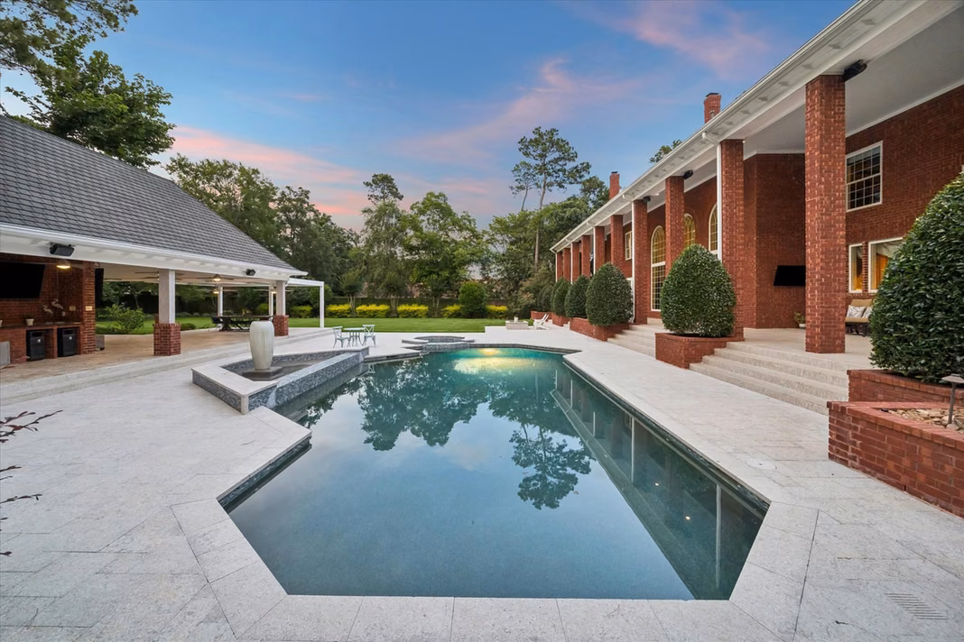 Photo 4 of 9002 Cypresswood Drive, Spring, TX