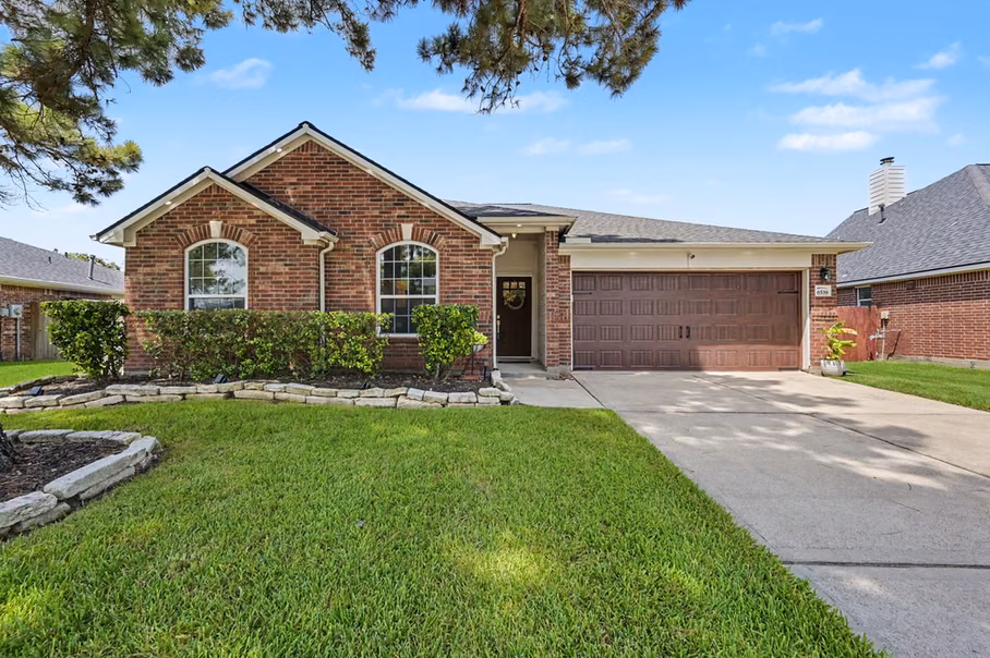 Photo of 6539 Horsepen Bayou Drive, Houston, TX
