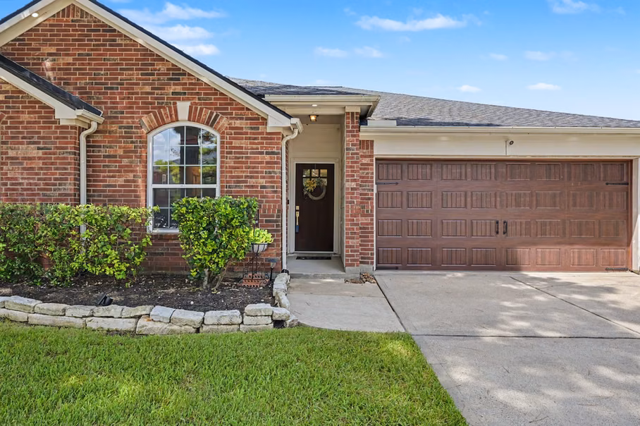 Photo 3 of 6539 Horsepen Bayou Drive, Houston, TX