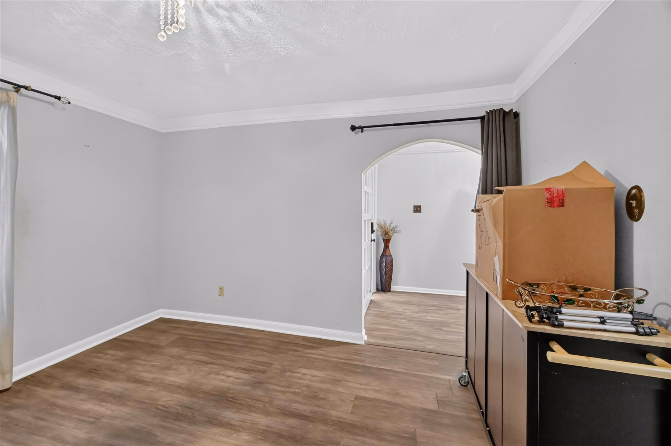 Photo 7 of 8111 Ivan Reid Drive, Houston, TX