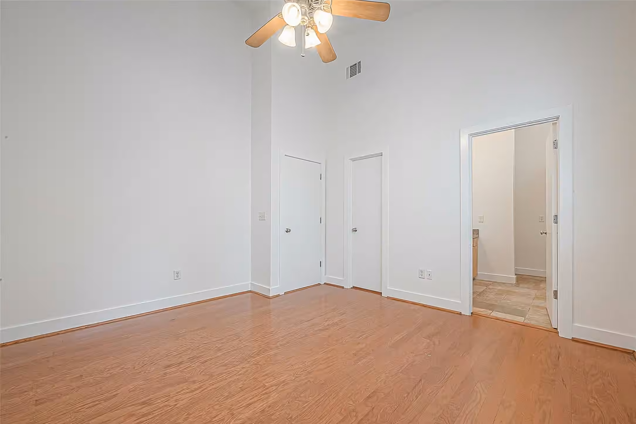 Photo 7 of 1555 Birdsall Street A, Houston, TX