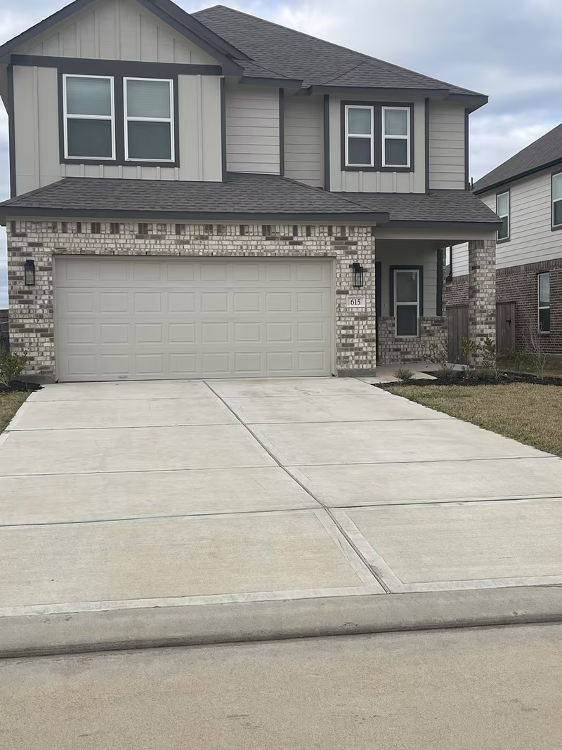 Photo 2 of 615 Providence View Trail, Rosharon, TX