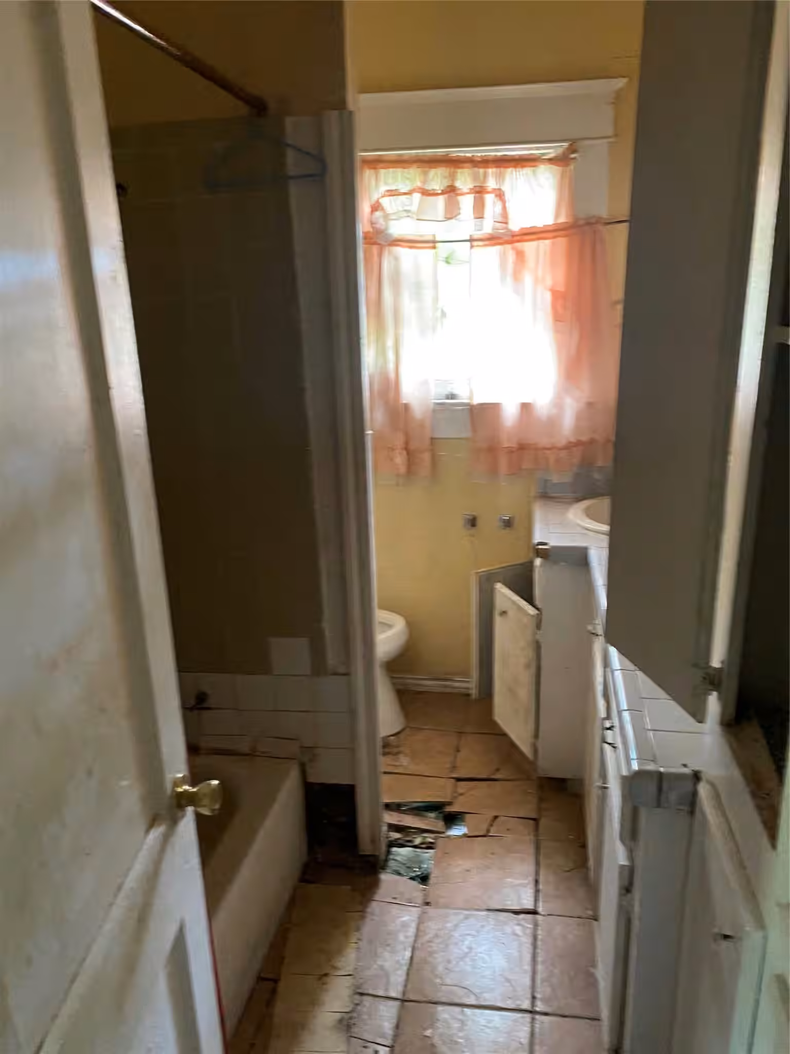 Photo 6 of 2214 Lee Street, Houston, TX