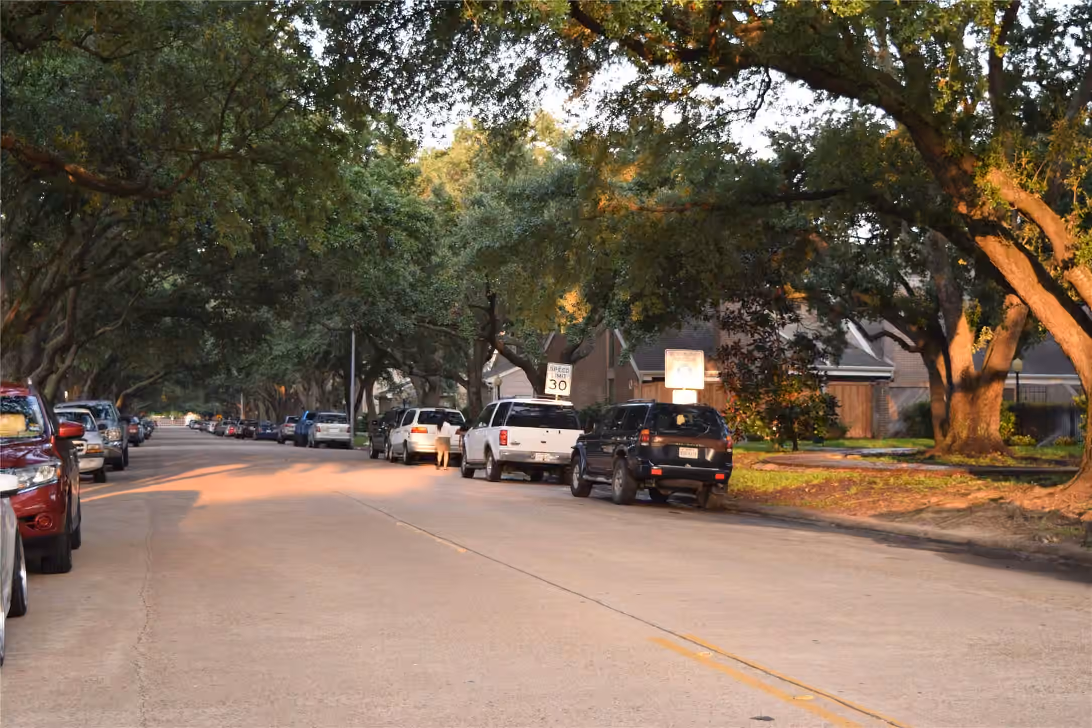Photo 4 of 13776 Hollowgreen Drive 407, Houston, TX