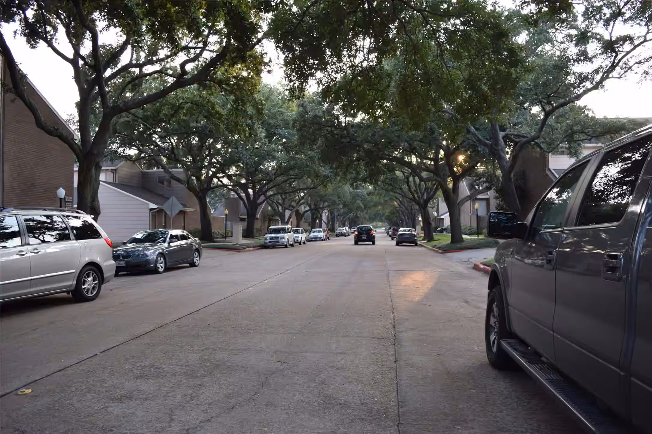 Photo 5 of 13776 Hollowgreen Drive 407, Houston, TX