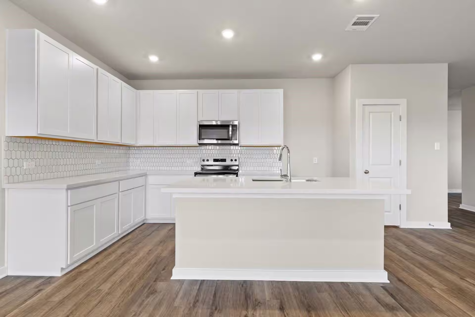 Photo 3 of 2490 N Heritage Drive, Dayton, TX