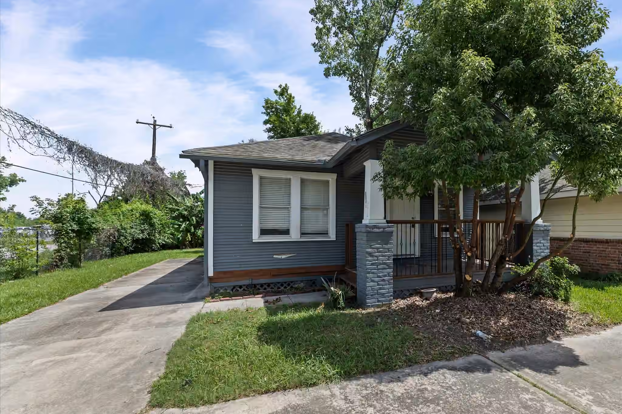 Photo 2 of 6714 Schuller Road, Houston, TX