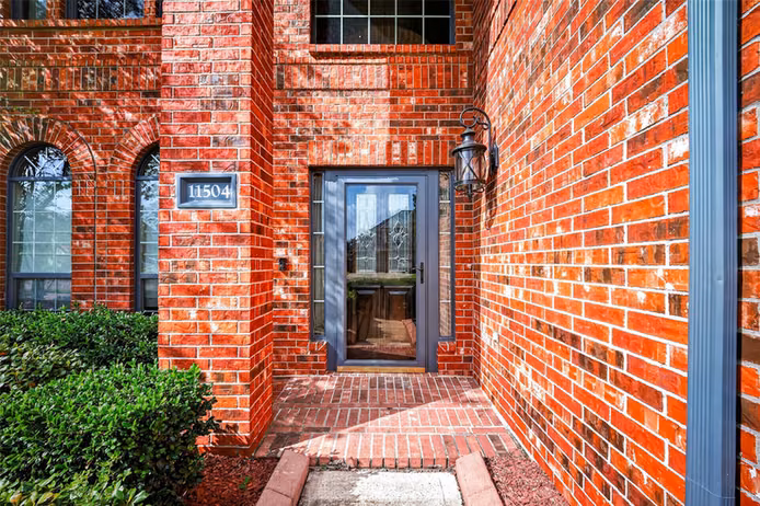 Photo 2 of 11504 Bay Crossing Drive, Pearland, TX