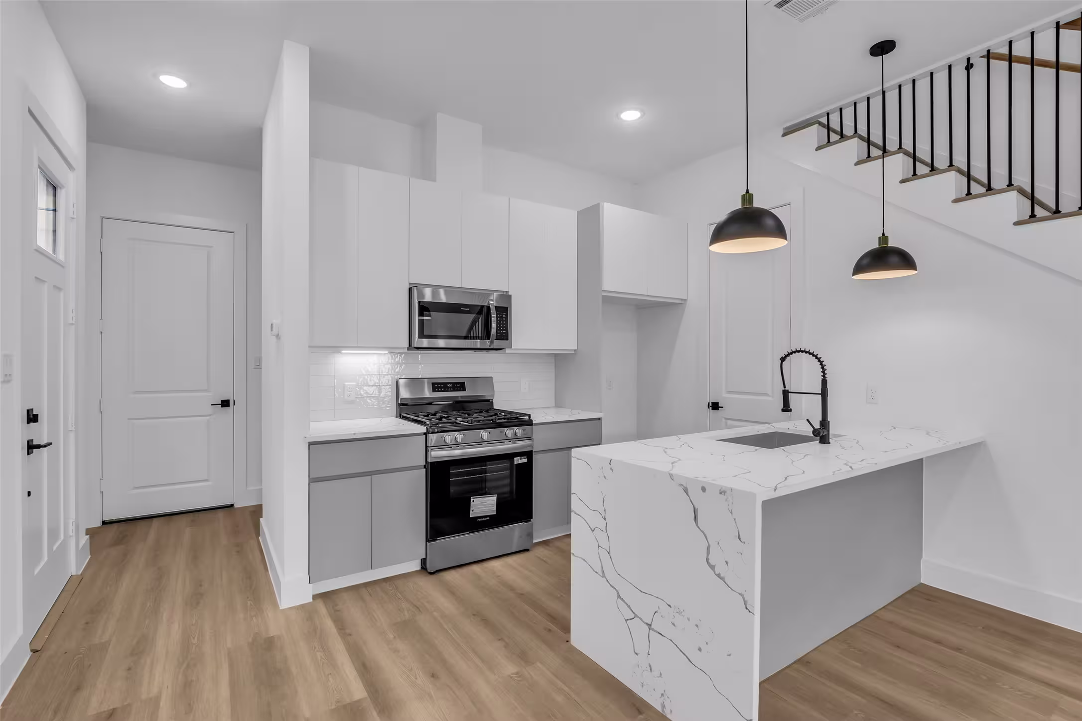 Photo 6 of 1506 Griffin Street, Houston, TX