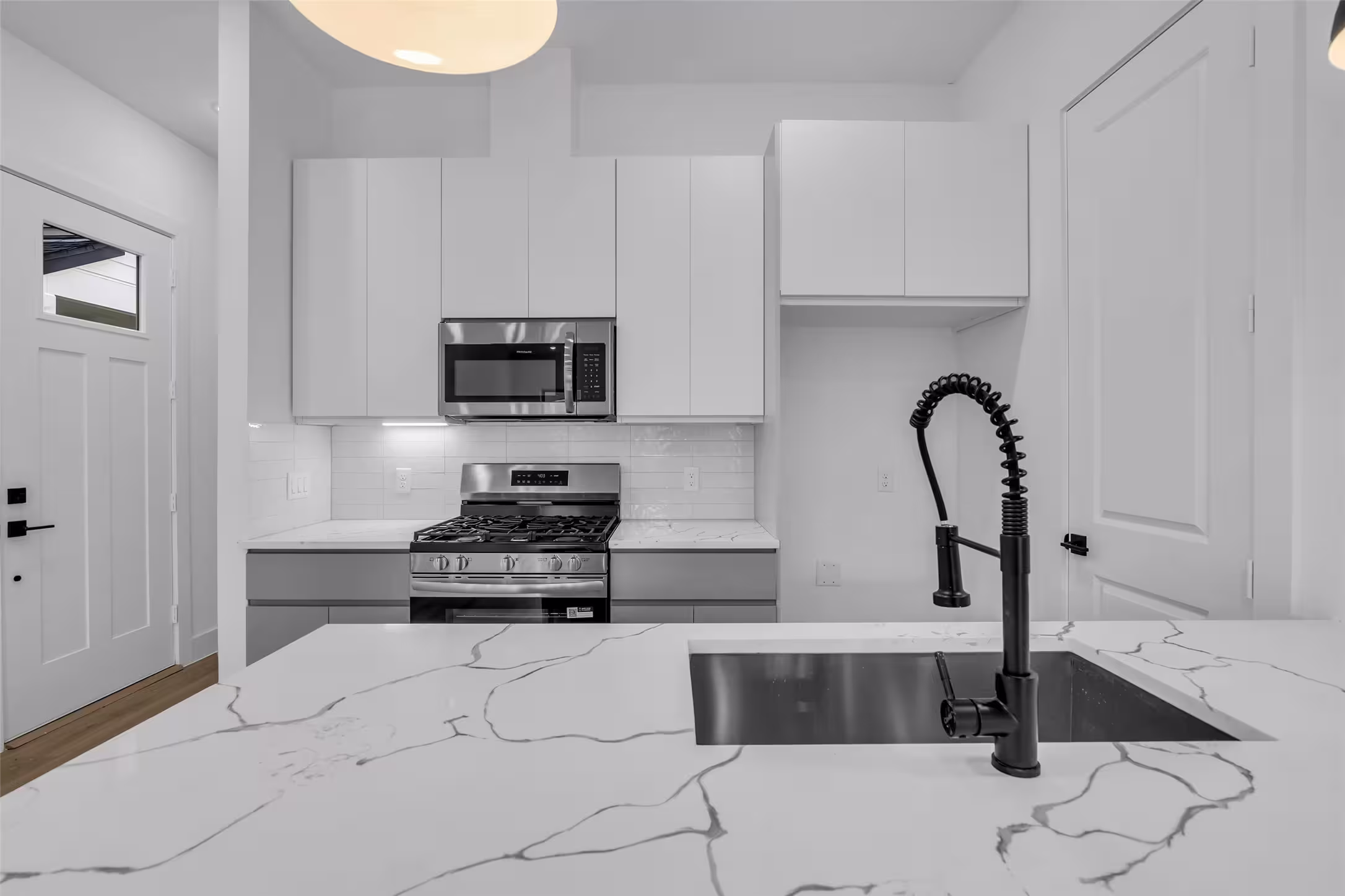 Photo 7 of 1506 Griffin Street, Houston, TX